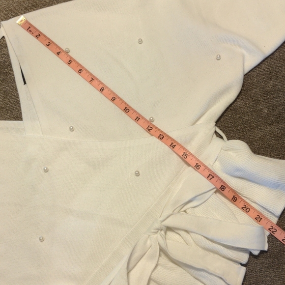 V-Neck Beaded Ruffle Hem Sweater - Picture 10 of 16